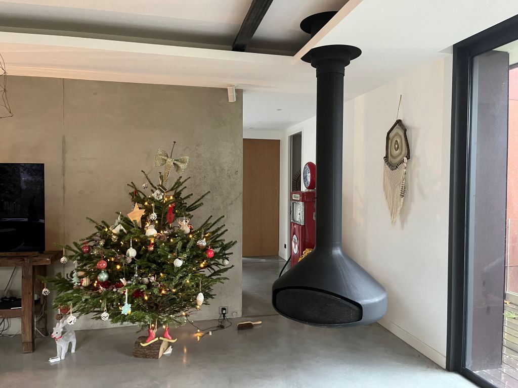 cheminee-suspendue-foyer-ferme